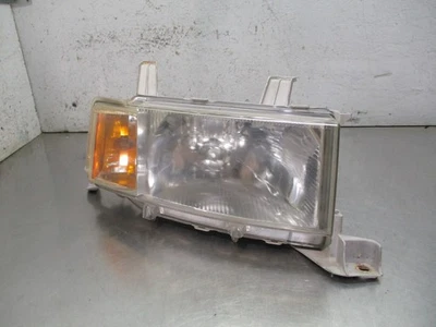 Faro derecho lado pasajero SCION XB 2004-2006 OEM-8113052440 Foto 1 de 4