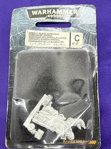 Warhammer 40K Imperial Guard Commissar mit Buch und Powerfist Metall NEU - Bild 1 von 4