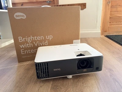 Proiettore Gaming BenQ TK700 4K UHD HDR con Risposta Ultra Veloce e Display Luminoso - Immagine 1 di 4