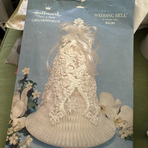 Vintage Hallmark centrotavola campana a nido d'ape bianca USATO - Foto 1 di 3