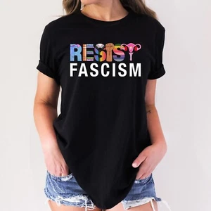 Maglietta politica RESIST FASCISM ANTI TRUMP MAGA - Foto 1 di 6