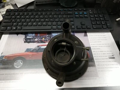 Conjunto de cuello de llenado de combustible Early Saab 900 usado Foto 1 de 4