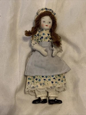 Vestido de colección Pioneer Prairie Doll cabeza de porcelana gorro moda antigua Foto 1 de 4