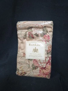 NEW Ralph Lauren Vintage Guinevere Ruffled Floral 2 Pc Standard Pillowcases - Picture 1 of 6