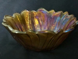 Goldfarbene Karneval Glas 7" Blume/Blech Form Servierschale - Bild 1 von 12