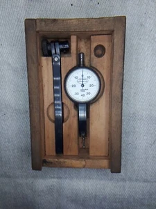 Messuhr in Holzbox. US Zollsteuer inklusive! - Bild 1 von 4