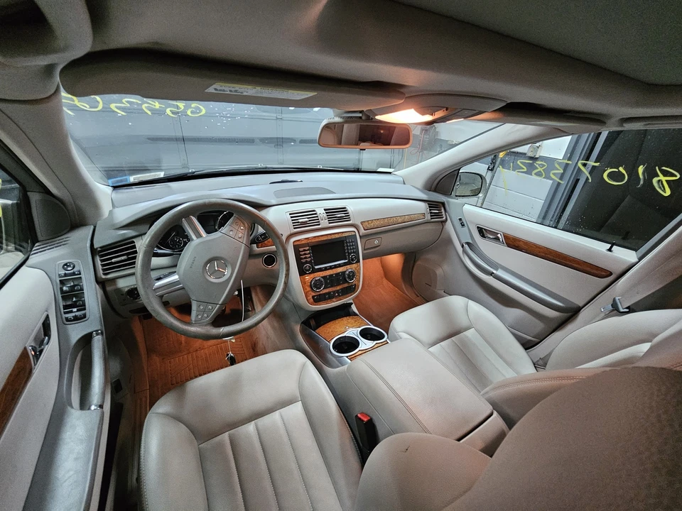 Pantalla de infoentretenimiento usada se adapta a: Mercedes-benz Mercedes clase r 251 2007 tipo R35 Foto 1 de 4