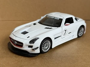 MotorMax Mercedes-Benz SLS AMG GT3, 1:24 Scale, Die Cast, Rare, White, Resto. - Picture 1 of 10