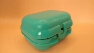 Tupperware Brotdose Mini Twin ca 8x10 cm neu! - Bild 1 von 2