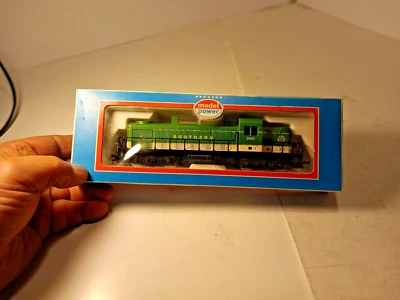 Model Power HO Locomotive Alco RS-2 2060 SOUTHERN #6846 NEW - Image 1 of 4