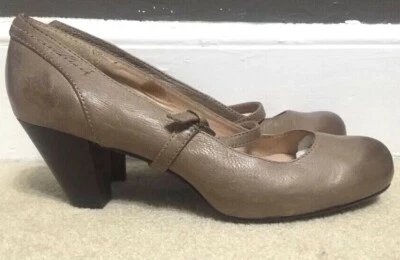 Frye Miranda Ankle Pump Block Heels Mary Jane Buckle Brown Leather Womans Sz 10 - Image 1 of 4