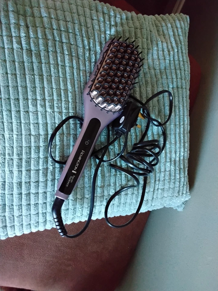 Remington Keratin Radiance Straightening Brush CB7401 Purple - Image 1 of 3