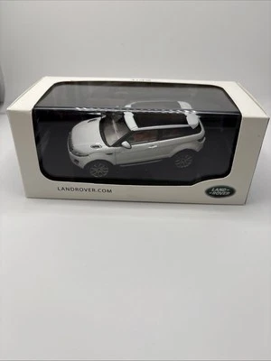 Range Rover Evoque 3 Door Fuji White 1:43 Scale Dealer Model Car by IXO Models  - Image 1 of 4