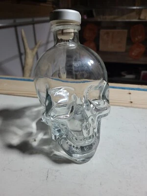 Botella vacía de vodka Crystal Head 750 ml con corcho *leer* Foto 1 de 4