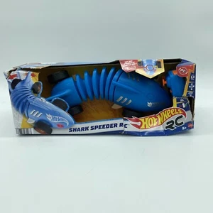 Vehículo RC Hot Wheels Shark Speeder escala 1:15 nuevo (caja dañada consultar fotos) - Imagen 1 de 12