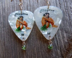 Brunette Hawaiian Pin Up Girl Guitar Pick Earrings with Crystal Charms - Bild 1 von 4