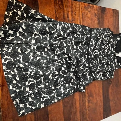 Liz Claiborne Women's Size 14 Black & White Floral Knee Length Silk Dress - Image 1 of 4