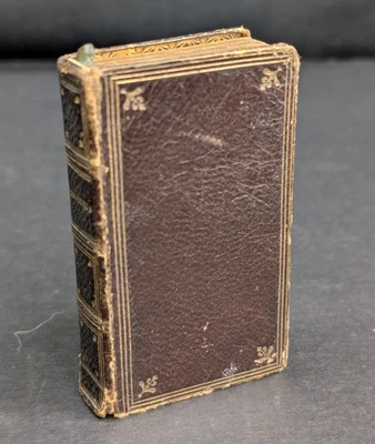 1821 Publius Virgilius Maro, Bucolica, Georgica, Aeneis Antique Latin Mini Book - Image 1 of 4