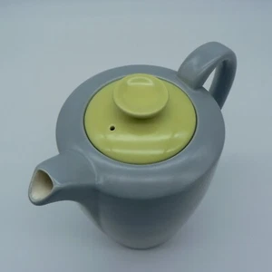 POOLE POTTERY LIME YELLOW & MOONSTONE GREY 1.5PT COFFEE POT PERFECT C102 VINTAGE - Picture 1 of 17