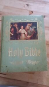 Vintage THE NEW AMERICAN BIBLE BY CATHOLIC BIBLE PUBLISHERS 1978-1979 EDITION