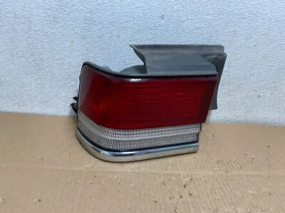 Luz trasera lateral izquierda Plymouth Acclaim 1988-1991 OEM I9150 DW Foto 1 de 4