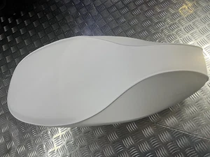 Vespa Sitz Sattel Original Primavera Sprint Piaggio JB weiss Kunstleder 125 150 - Imagen 1 de 4