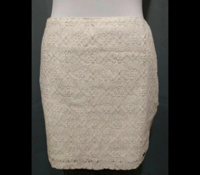 New NWT Hollister White Ivory Lace Gold Floral Stitching Mini Skirt size 3 - Image 1 of 4