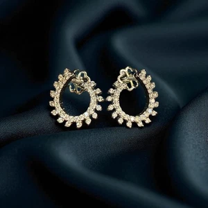 Aretes redondos de diamantes naturales de corte brillante de 0,72 quilates F/VS1 de oro blanco de 14 quilates - Imagen 1 de 11