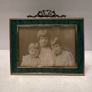 Cornice portafoto vintage bruciata di Boston stile francese verde e oro 5 x 7 - Foto 1 di 6