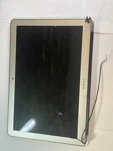 MacBook Air 2017 13” Parts Job Lot (screen + battery + fan + trackpad) - Afbeelding 1 van 23