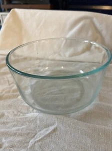 Pyrex 1 QT #7201  Round Glass Clear Aqua Blue Glass EUC - Picture 1 of 5