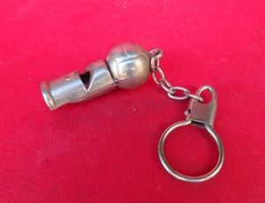 WHISTLE MUNDIAL 82 KEYRING LLAVERO METAL LLAVERO FOOTBALL - Imagen 1 de 7