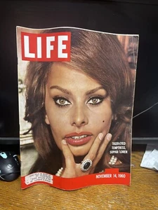 Vintage LIFE Magazine Nov 14 1960 Sexy Sophia Loren Cuba Iran Shah Heir MCM Ads - Picture 1 of 1