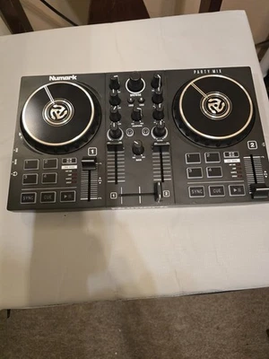 Numark Party Mix II Controlador DJ Serato Lite Luz LED Show Mezclador Portátil Foto 1 de 4