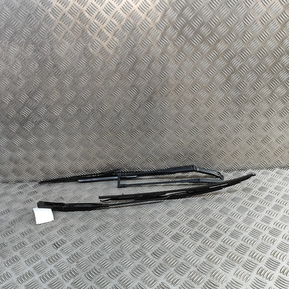 Ferrari 575M Maranello Front Wiper Arms 65081400 LHD 2003 31293043 Foto 1 de 4