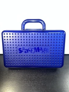 Scatola portamatite vintage Y2K Spacemaker blu con manico custodia plastica 11" x 7" - Foto 1 di 10