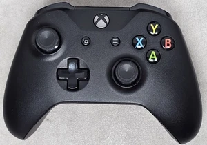 Controller Joystick Microsoft Xbox One Model 1708 - Foto 1 di 9