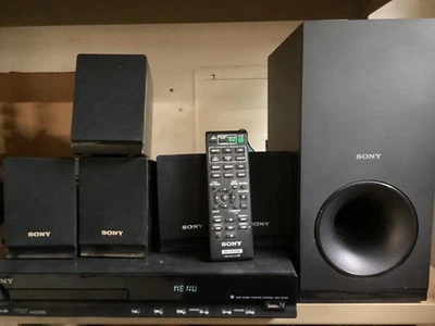 Sony DAV-TZ140 5.1 Channel DVD Surround Sound Home Theater HDMI with Remote Nice - Image 1 of 4