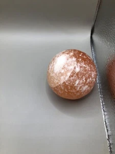 Natürliche orange Selenit Kugel 2,5 Zoll Durchmesser - Bild 1 von 8