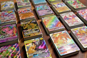 ✅ POKÉMON 50 KARTEN PACKUNG DEUTSCH GLITZER SAMMLUNG  V/VMAX/GOLD/EX/GX/RAINBOW - Bild 1 von 7