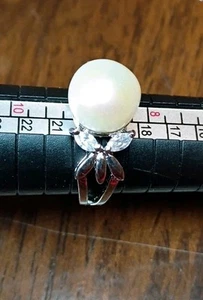 Woman 18k Gold Plated Stainless Steel Pearl Ring Size 9 Beautiful Ring - Picture 1 of 6