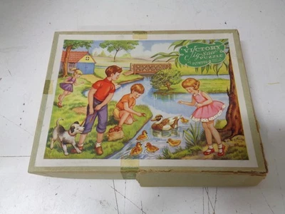 Rompecabezas de madera contrachapada Victory de colección niños jugando con animales Foto 1 de 4