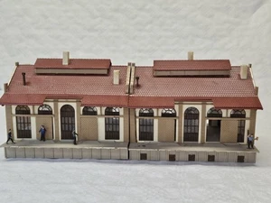 VOLLMER 20303/ 5715 CAPANNONE MERCI già costruito VINTAGE DIFETTI DA COLLEZIONE  - Foto 1 di 11