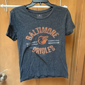 Camiseta para mujer Baltimore Orioles de 5th & Ocean pequeña - Imagen 1 de 3