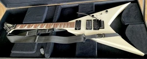 Jackson King V, Dave Mustaine Bill Laurence Pickup, Schaller Tremolo(Floyd Rose) - Bild 1 von 16