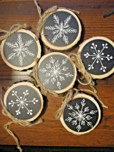 Lot of 6 Primitive Woodland Painted Snowflakes on Faux Wood Slice 4 1/2" - Picture 1 of 6