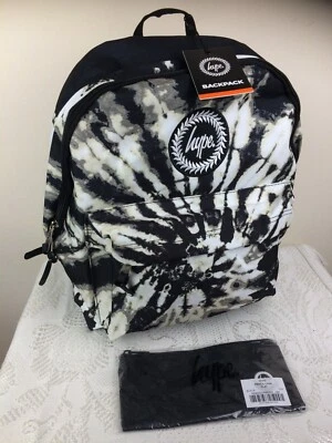 Hype Rucksack Set Moth Tie Dye Schwarz Weiß Rucksack & Schwarzes Federmäppchen Neu - Bild 1 von 4