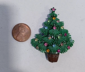Vintage Green Christmas Tree with Colored Rhinestone Broach Pin - Picture 1 of 2