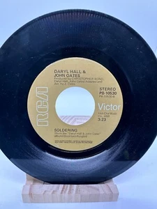DARYL HALL & JOHN OATES Sara Smile / Soldering RCA 10530 45 VINYL RECORD - Picture 1 of 2