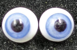 1 paio di occhi di bambola tedesca vintage in vetro soffiato a mano blu circa 5 mm ciascuno - Foto 1 di 4